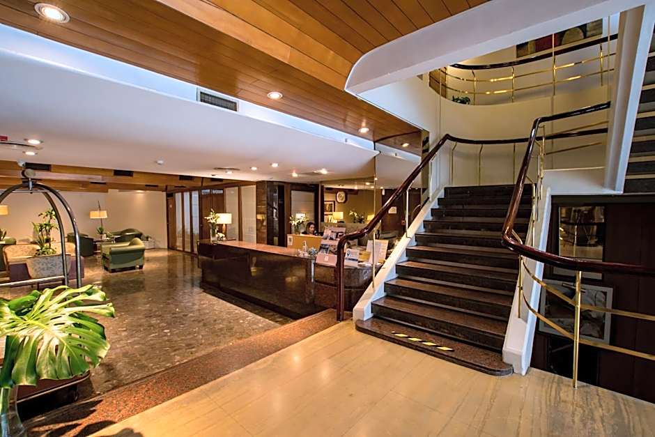 Hotel Solans Carlton