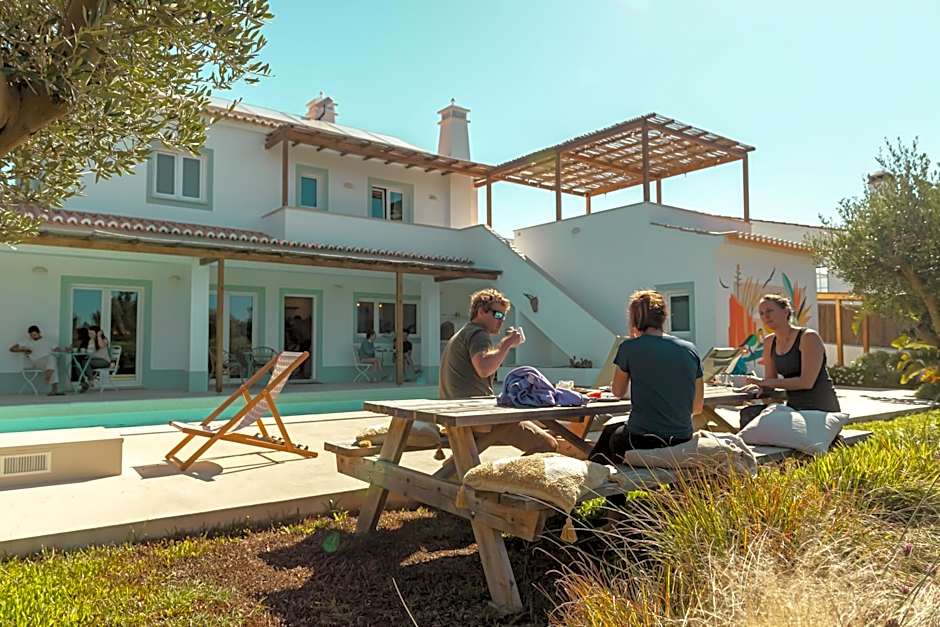 Birds of Paradise - Boutique Surf Lodge