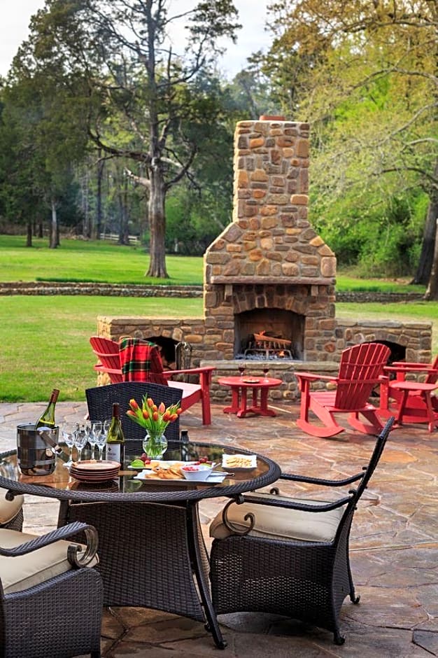 Hilltop Manor Bed And Breakfast