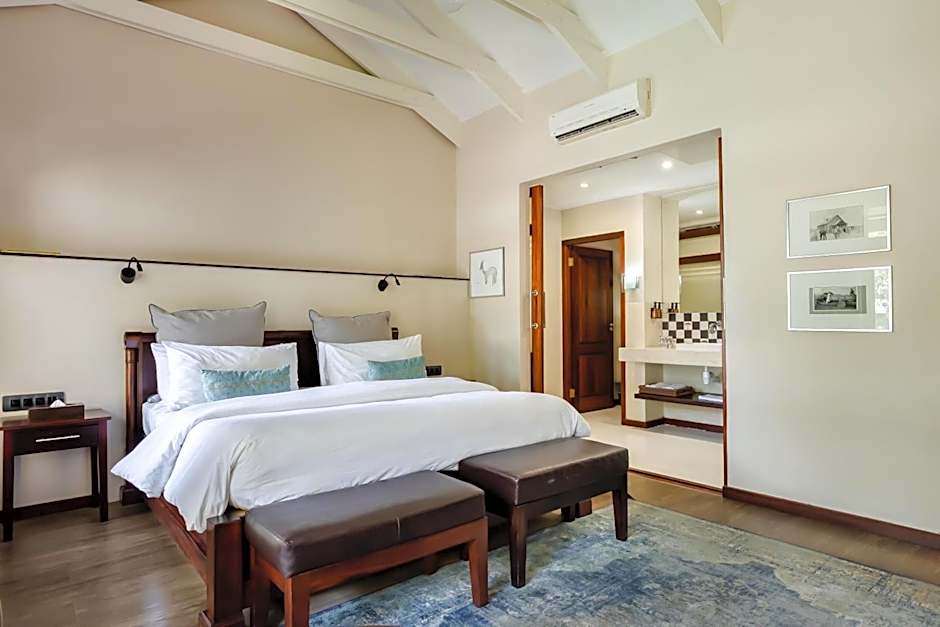 Casterbridge Hollow Boutique Hotel