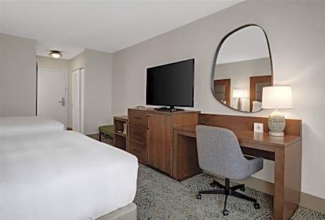 Queen Room with Two Queen Beds - Hearing Access