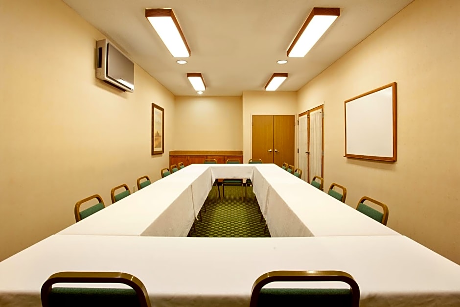 Baymont Inn & Suites Merrillville