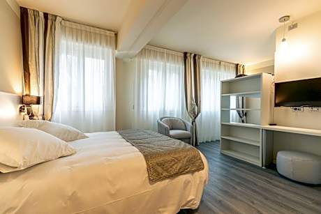 Superior Family Room