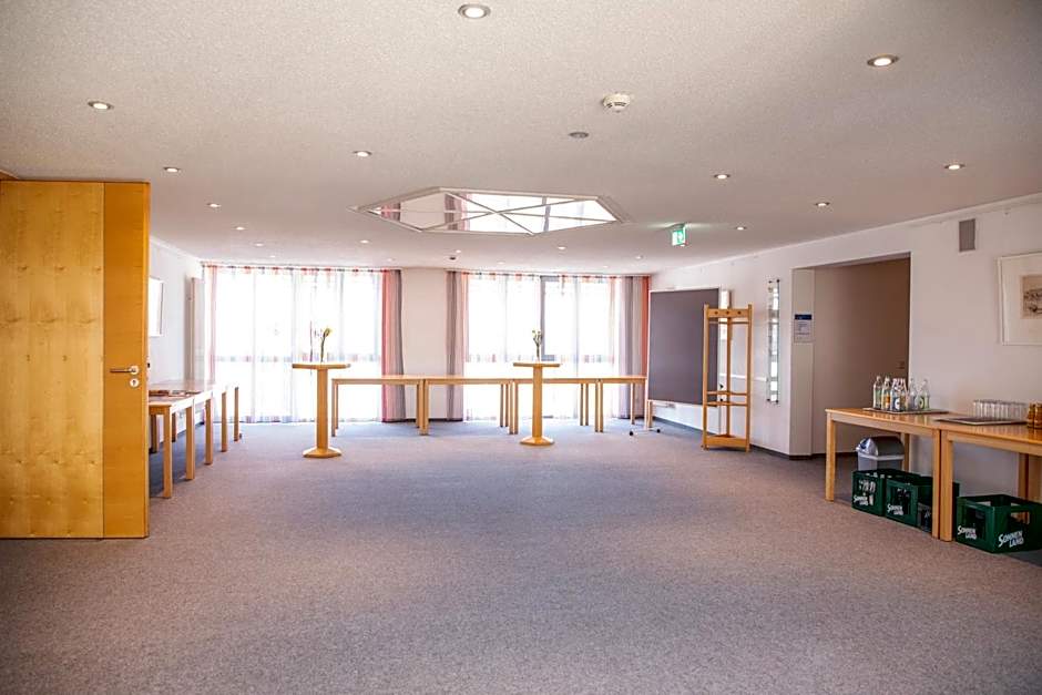 Spectrum Kirche Exerzitien-und Bildungshaus auf Mariahilf