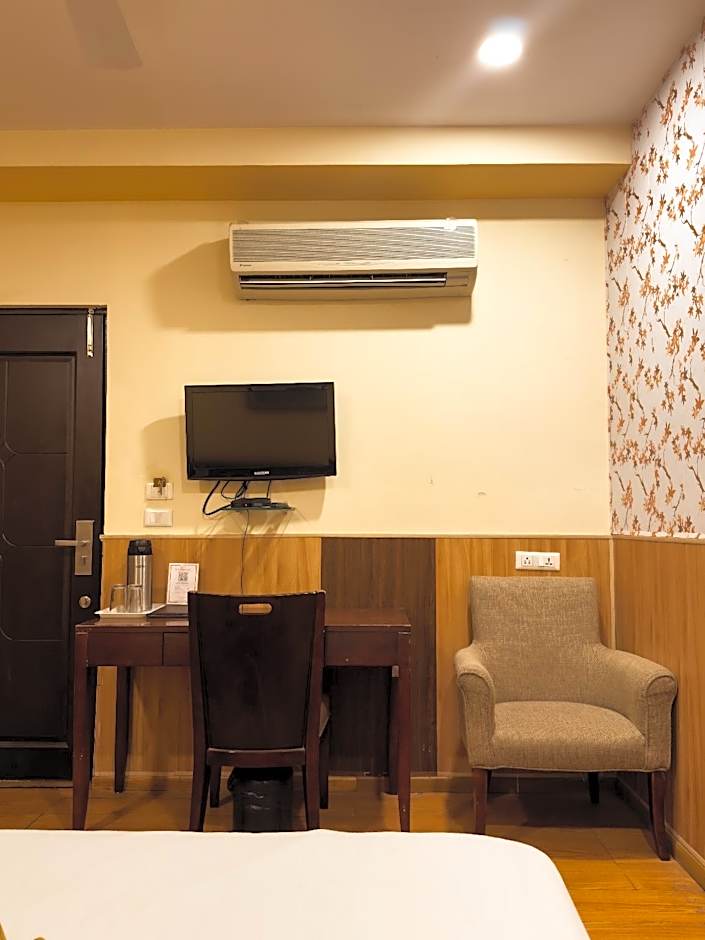 Hotel Royal Palm - A Budget Hotel in Udaipur