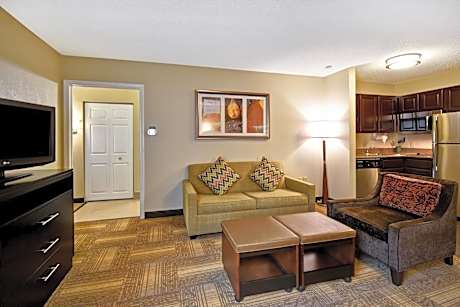 Two-Bedroom Suite with One King and One Queen Bed