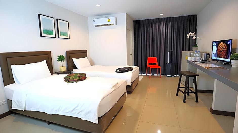 BAAN PAKNAM HOTEL