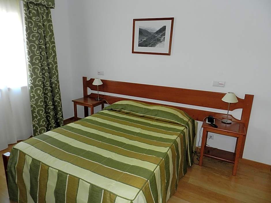 Photo 1 of 4 of Double Room