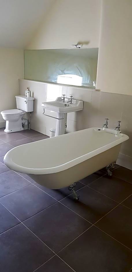 2 Bed Courtyard Apartment at Rockfield House Kells in Meath - Short Term Let