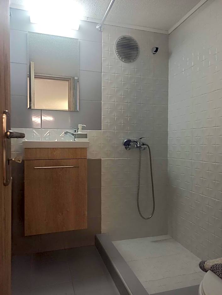 Data Chios Center semi basement