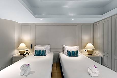 2 Bedrooms Modern Theme Suite