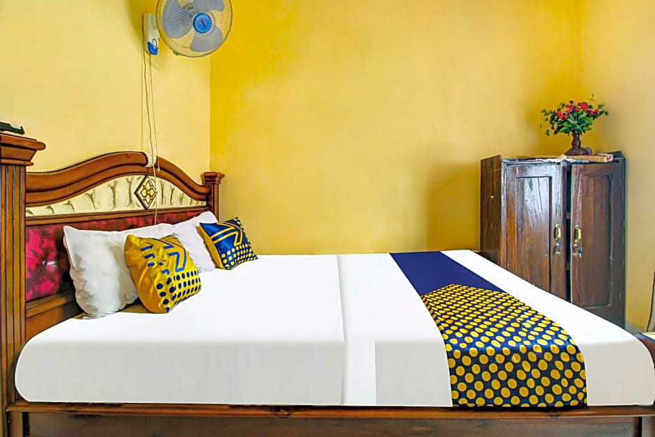 OYO HOMES 91242 Desa Wisata Cibuntu Kuningan Syariah