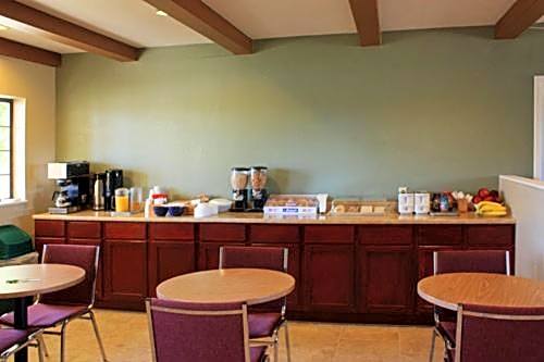 Shenandoah Inn, MAJOR CREDIT CARDS REQUIRED for check in