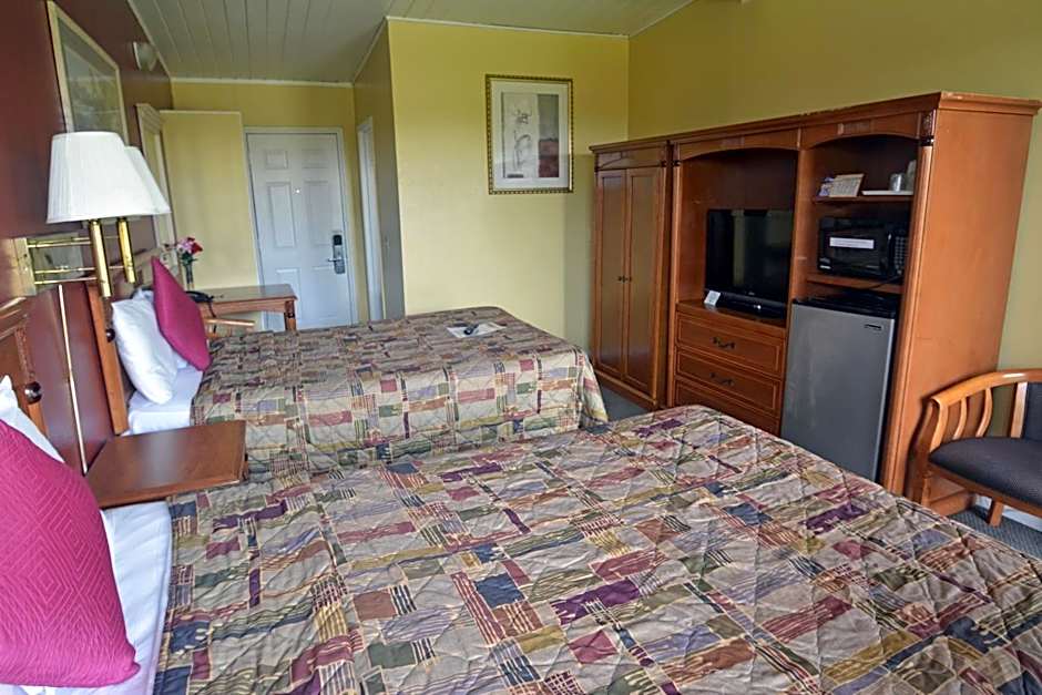 Photo 1 of 10 of 2 Queen Beds