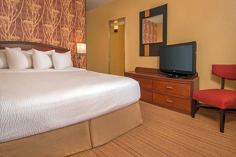 Courtyard by Marriott North Charleston Airport Coliseum