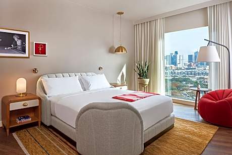 Deluxe Chamber King Suite Accessible