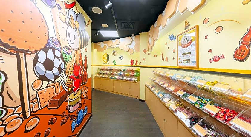 Bee House by Cosmos Creation