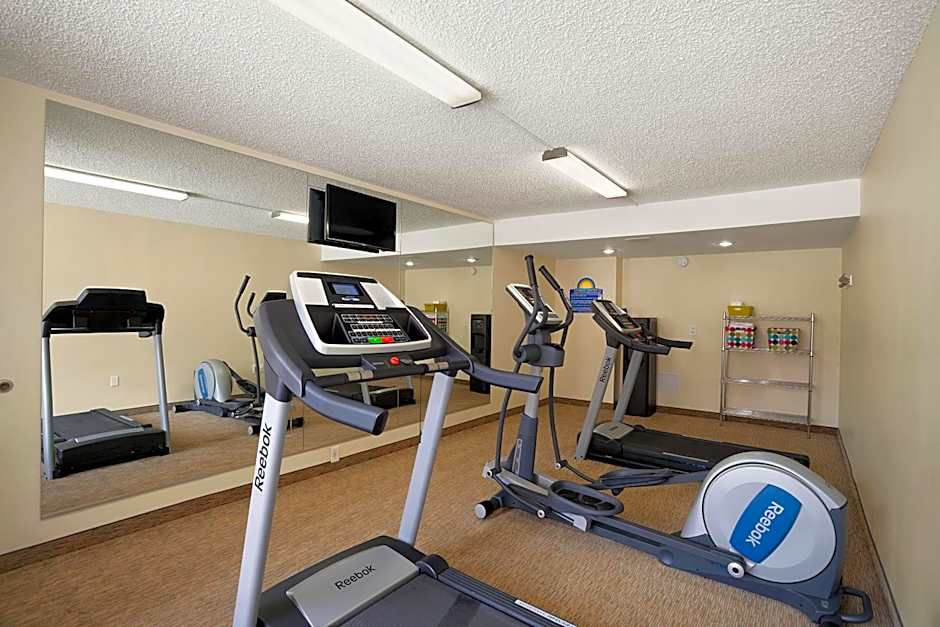 Days Inn by Wyndham Frederick