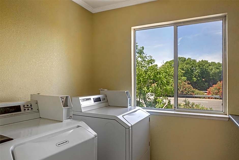 Best Western Plus Inn Dixon