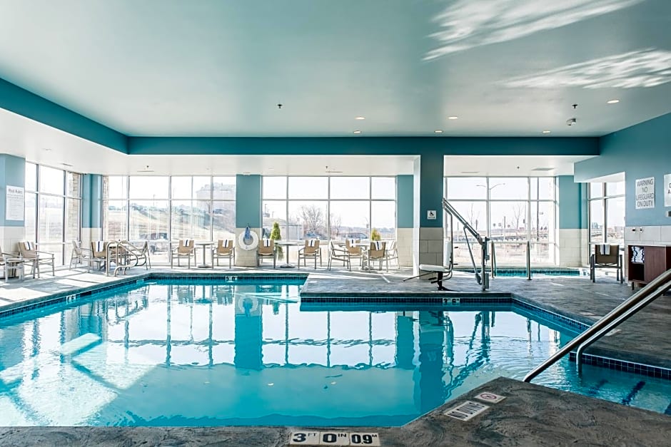 Holiday Inn Express & Suites Madison, an IHG Hotel