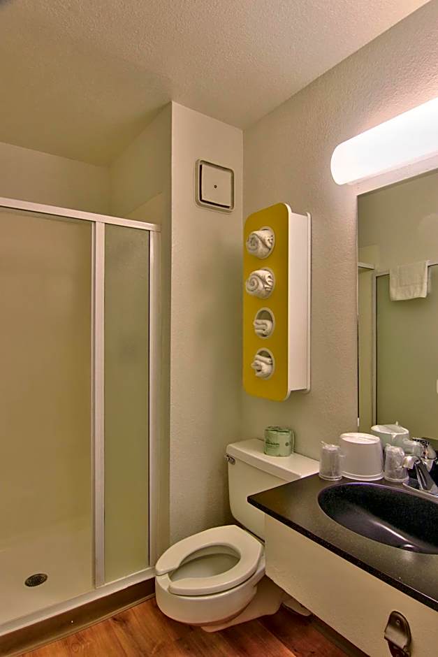 Motel 6-Woodland, CA Sacramento Airport