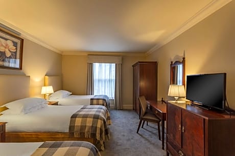 Classic Triple Room with Three Single Beds