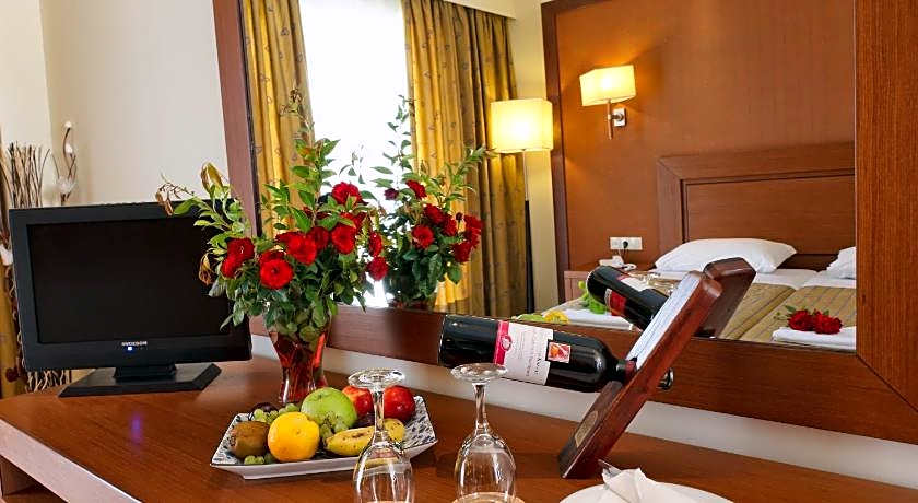 Gaia Royal Hotel