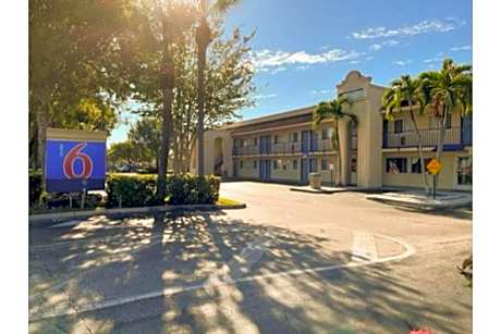 Motel 6 Riviera Beach FL
