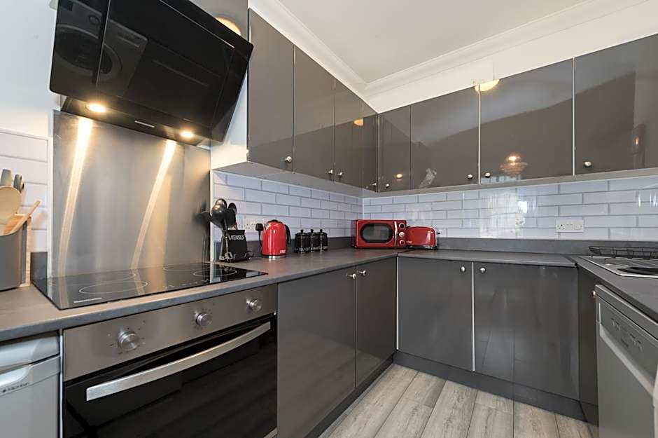 Crown and Cushion Appleby