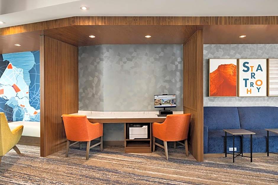 Holiday Inn Express - Strathroy By IHG