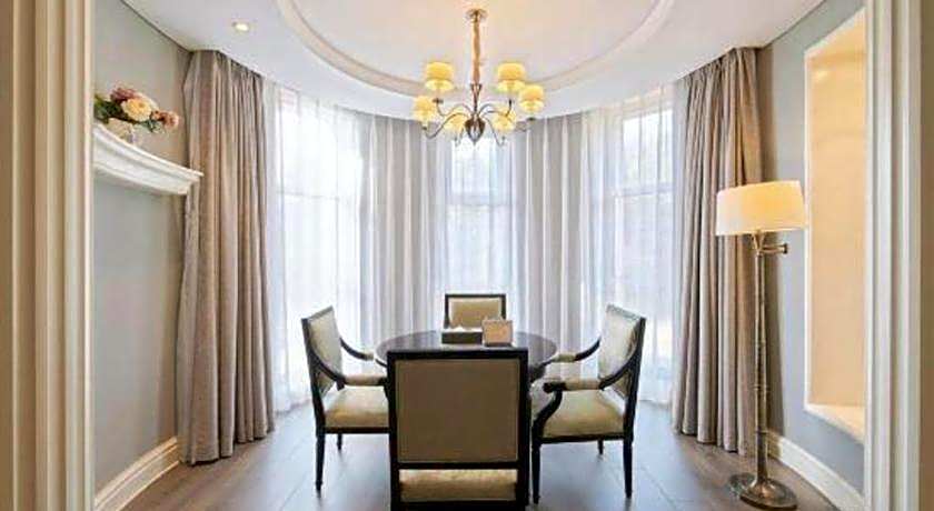 Yin Run Jin Jiang Castle Hotel