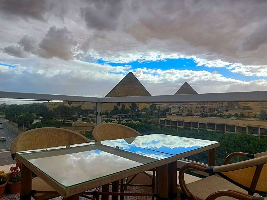 DouDou Pyramids View Hotel