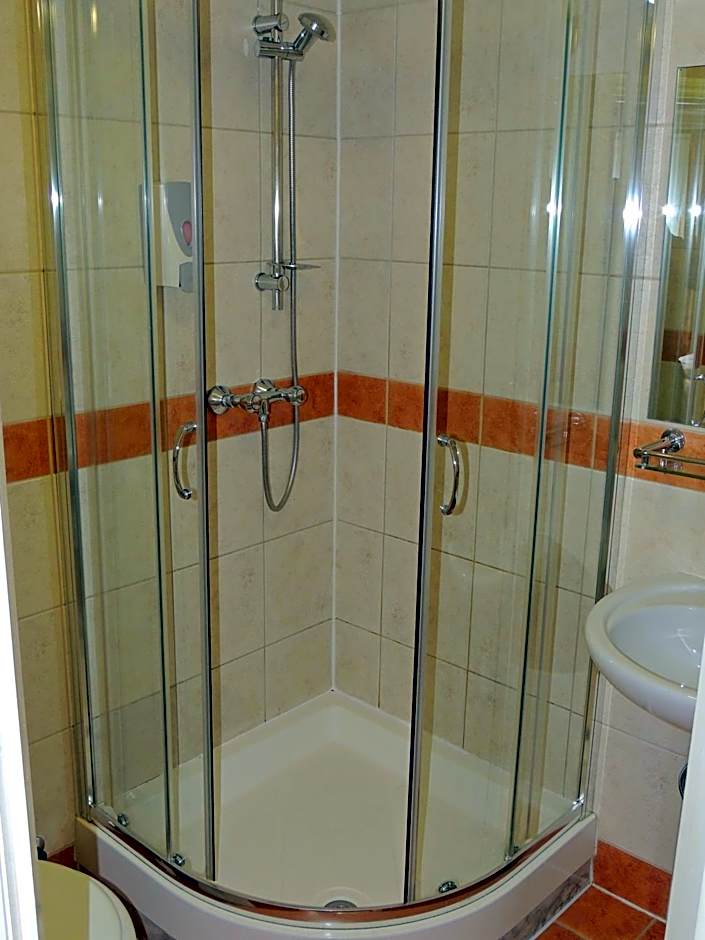 Dolphin Inn - The Lodge