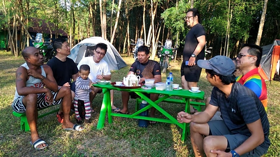 4 Pohon - Les 4 Arbres