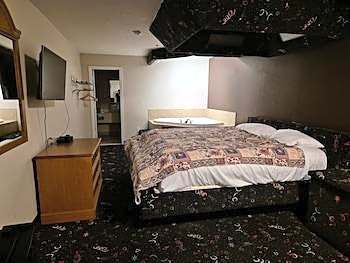 1 King Bed, Nonsmoking