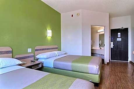 Double Room - Disability Access - Roll In Shower