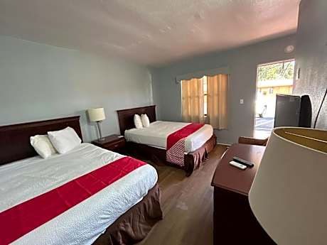 2 Queen Beds Non-Smoking