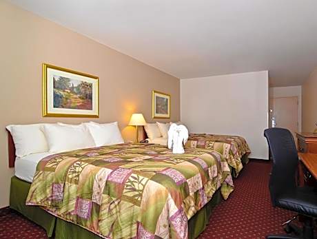2 Queen Beds