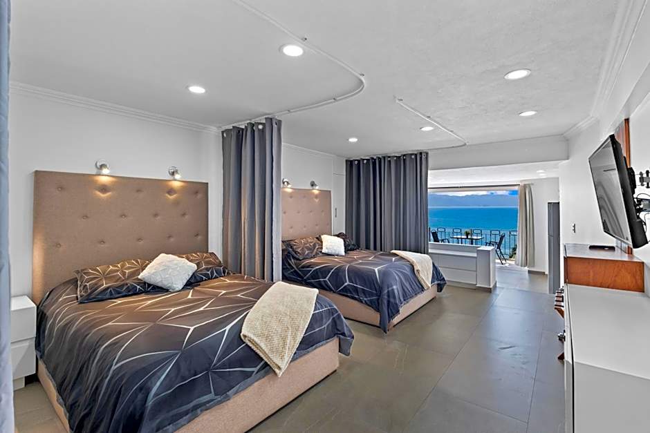 Luxury Condo just steps away from the Beach!