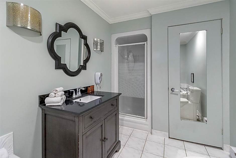 Dannys Hotel Suites; SureStay Collection by Best Western