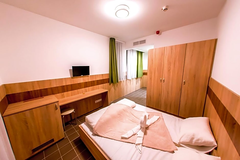 CVSE Clubház és Panzió