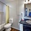 Econo Lodge Inn & Suites Sandusky South