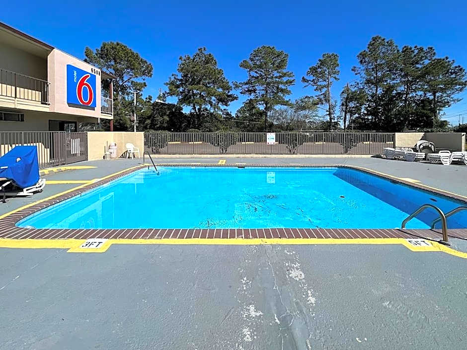 Motel 6 Hattiesburg, MS