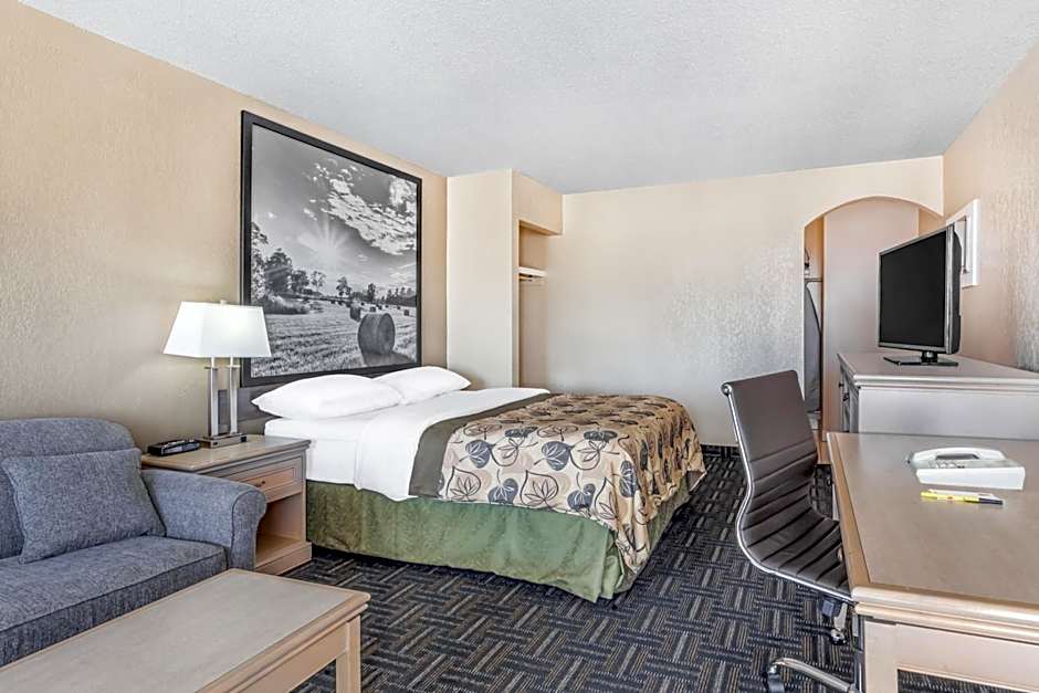 Super 8 by Wyndham Stettler