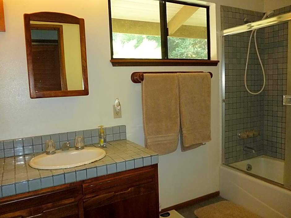 A Beautiful Edge of the World Bed & Breakfast