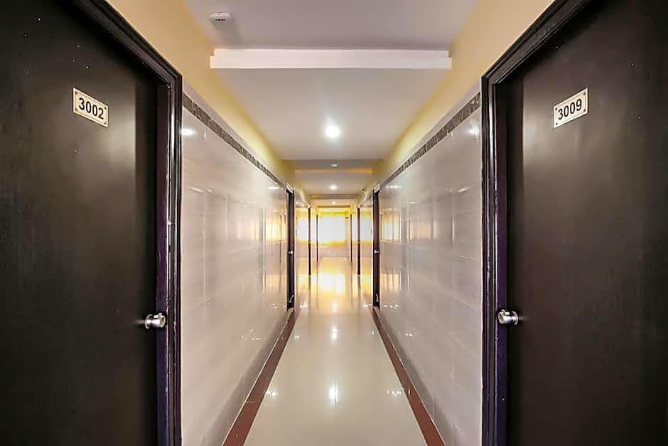 OYO 24397 Flagship 9 Star Hotel Shamshabad – Shamshabad, IA