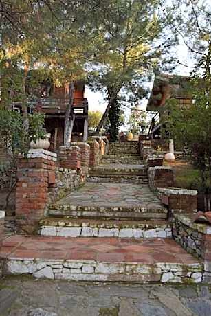 Kayserkaya Cottages & Camping