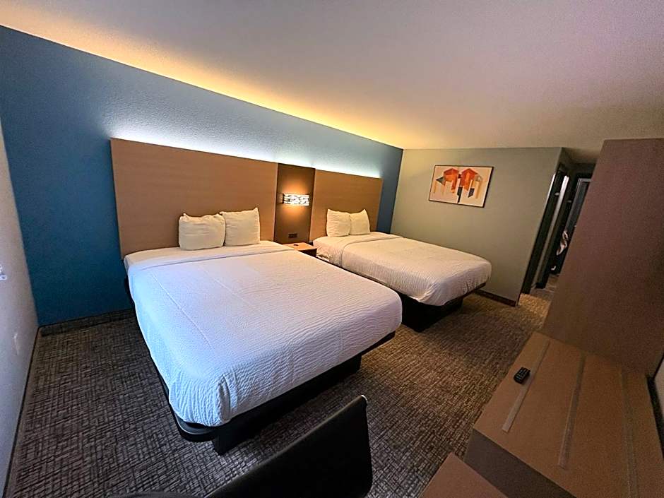 Super 8 by Wyndham Mankato