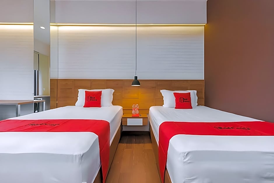RedDoorz Plus @ CBD Bintaro