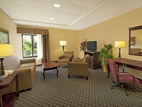 2 Queen Beds 1 Bedroom Suite Nonsmoking